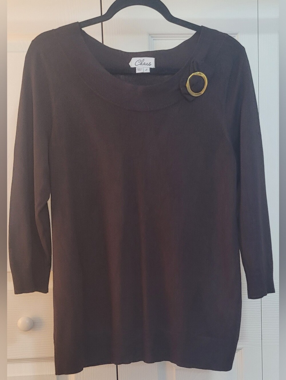 Chaus Brown Lightweight Sweater with Gold Ring Accent